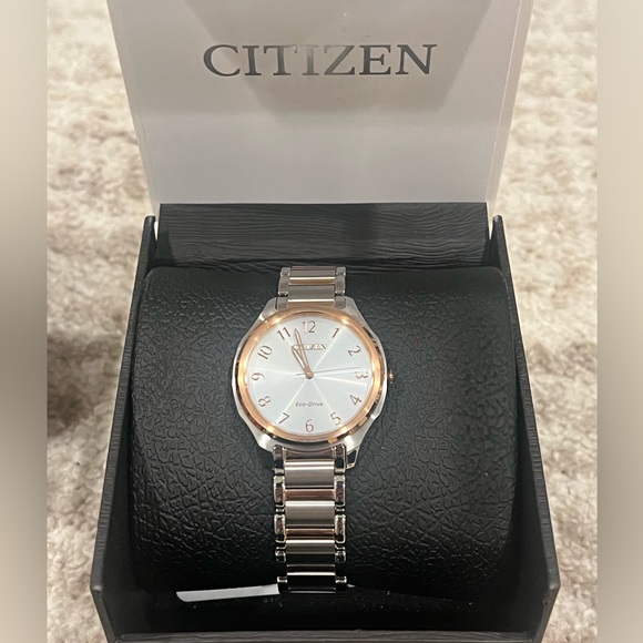 Citizen Eco-drive women’s two tone watch silver & rose gold - Picture 4 of 11